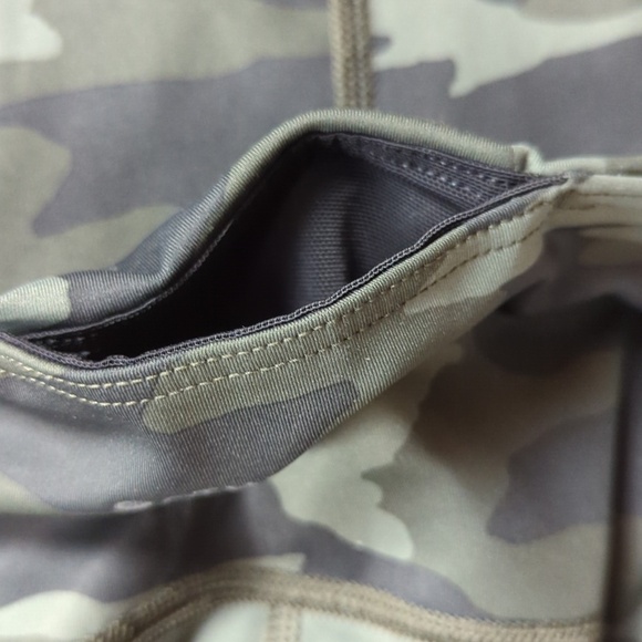 Athleta Ultimate 7/8 Tight - Picture 9 of 11